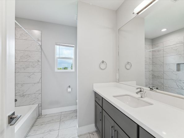919 W 16th Street C, Houston TX 77008