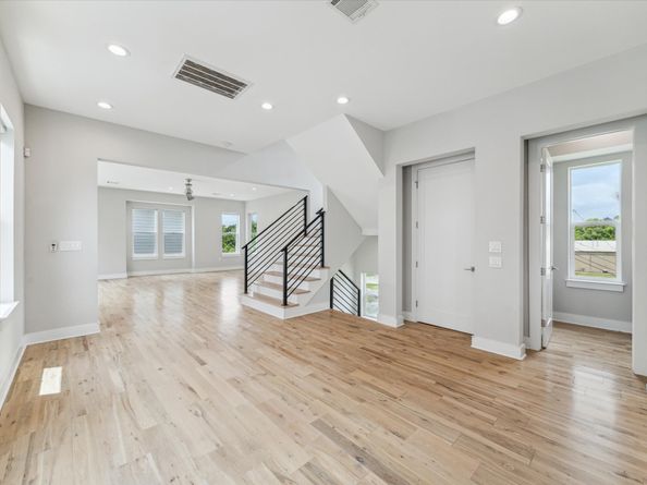 919 W 16th Street C, Houston TX 77008
