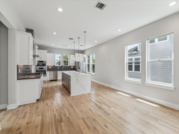 919 W 16th Street C, Houston TX 77008