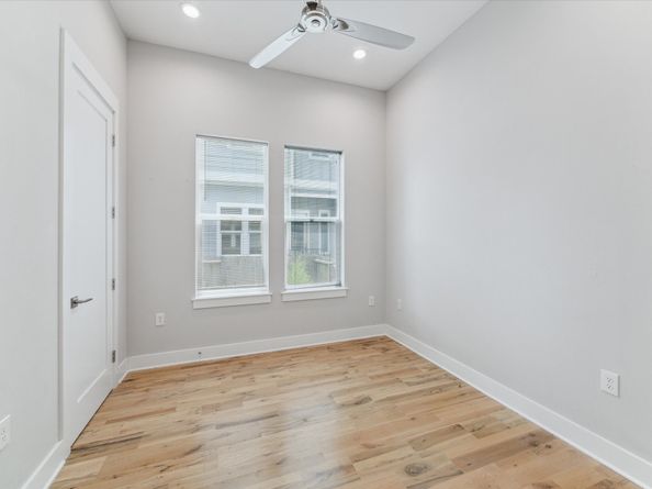 919 W 16th Street C, Houston TX 77008