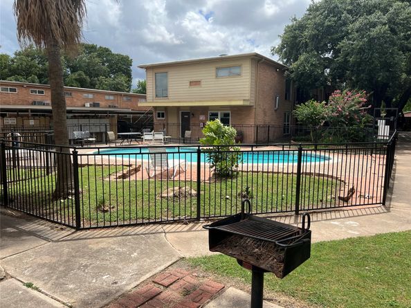 8110 Albacore Drive 38, Houston TX 77074