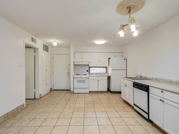 8110 Albacore Drive 38, Houston TX 77074