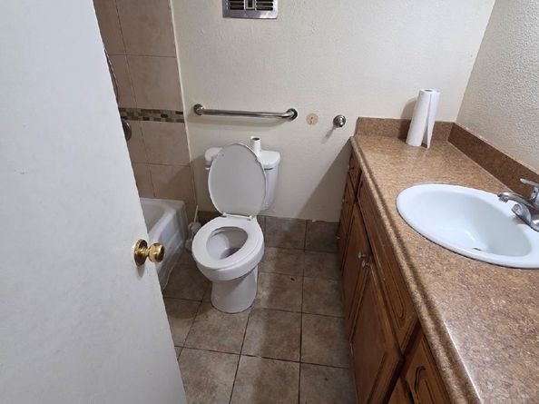 8110 Albacore Drive 38, Houston TX 77074