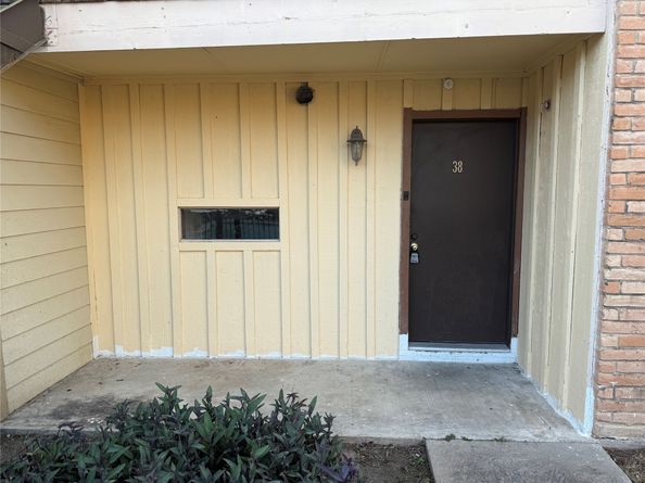 8110 Albacore Drive 38, Houston TX 77074