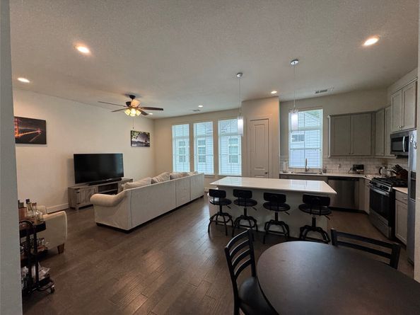 6031 Cypress Street, Houston TX 77074