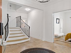 5223 Eigel Street, Houston TX 77007