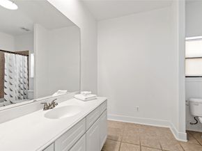 5223 Eigel Street, Houston TX 77007