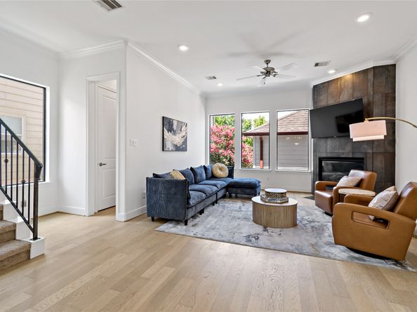 5223 Eigel Street, Houston TX 77007