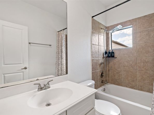 5223 Eigel Street, Houston TX 77007