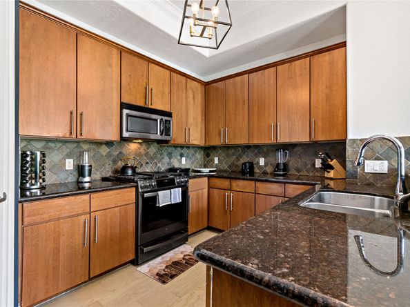 5223 Eigel Street, Houston TX 77007