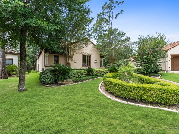 7 Ivy Castle Court, The Woodlands TX 77382