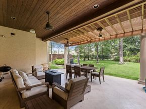 7 Ivy Castle Court, The Woodlands TX 77382