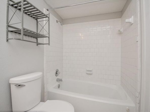 10855 Meadowglen Lane 721, Houston TX 77042