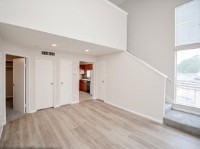 10855 Meadowglen Lane 721, Houston TX 77042