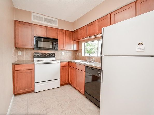 10855 Meadowglen Lane 721, Houston TX 77042