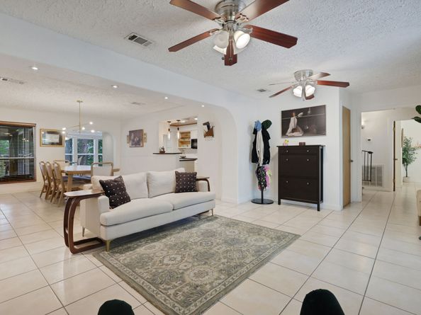 105 N Delmont Drive E, Conroe TX 77301