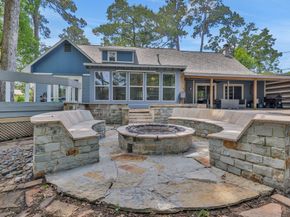 105 N Delmont Drive E, Conroe TX 77301