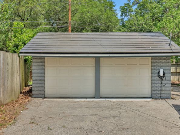105 N Delmont Drive E, Conroe TX 77301