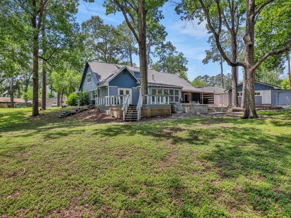 105 N Delmont Drive E, Conroe TX 77301