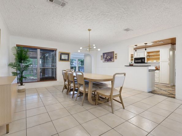 105 N Delmont Drive E, Conroe TX 77301