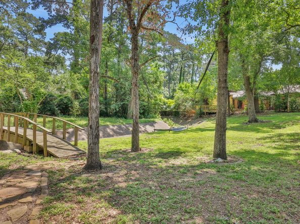 105 N Delmont Drive E, Conroe TX 77301