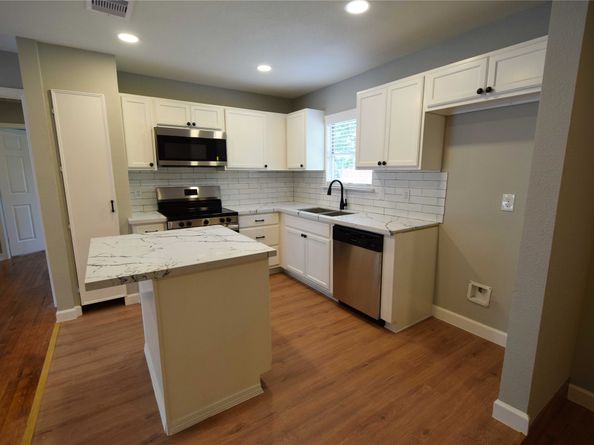 8130 Sharondale Drive, Houston TX 77033