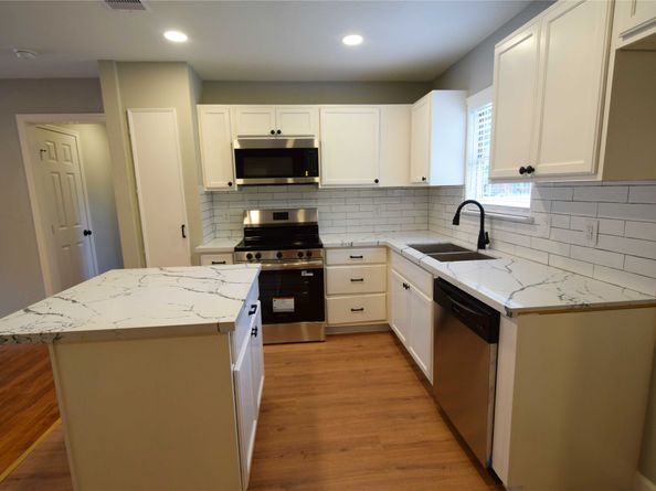 8130 Sharondale Drive, Houston TX 77033