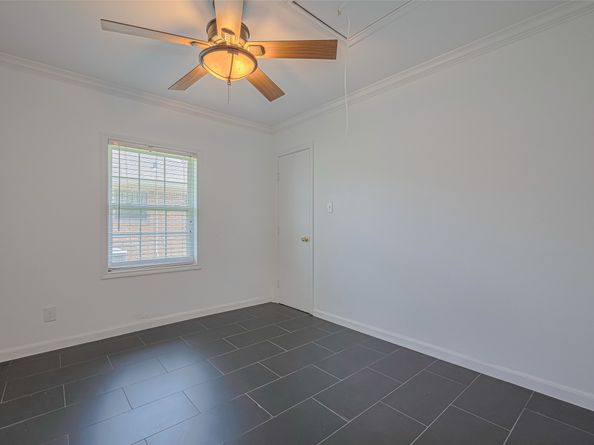 3042 Oak Forest Drive, Houston TX 77018