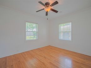 3042 Oak Forest Drive, Houston TX 77018