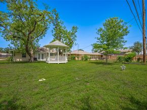 3042 Oak Forest Drive, Houston TX 77018