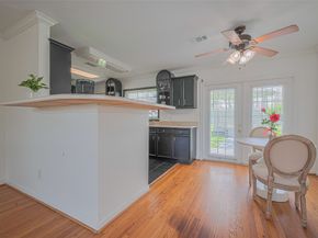 3042 Oak Forest Drive, Houston TX 77018