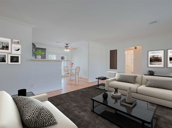 3042 Oak Forest Drive, Houston TX 77018
