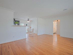 3042 Oak Forest Drive, Houston TX 77018