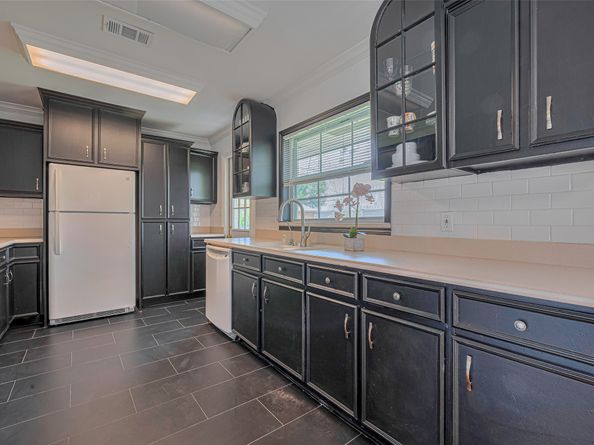 3042 Oak Forest Drive, Houston TX 77018