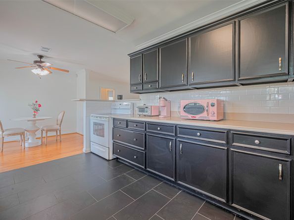 3042 Oak Forest Drive, Houston TX 77018