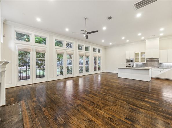 1701 Wrenwood Lakes Lakes, Houston TX 77043