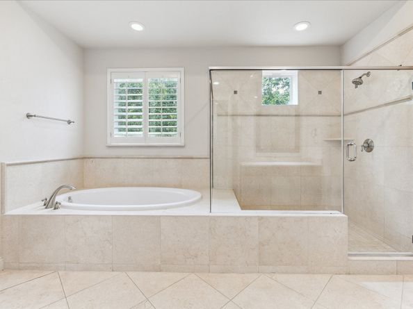 1701 Wrenwood Lakes Lakes, Houston TX 77043