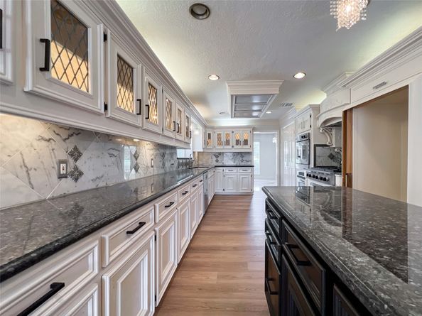 8107 S Braeswood Boulevard, Houston TX 77071