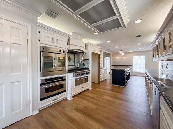 8107 S Braeswood Boulevard, Houston TX 77071