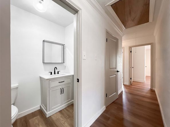 8107 S Braeswood Boulevard, Houston TX 77071