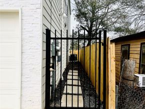 6804 Foster Street, Houston TX 77021