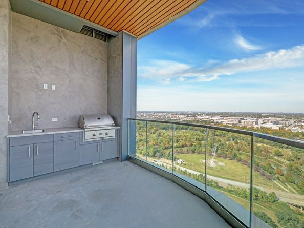 1711 Allen Parkway 2106, Houston TX 77019
