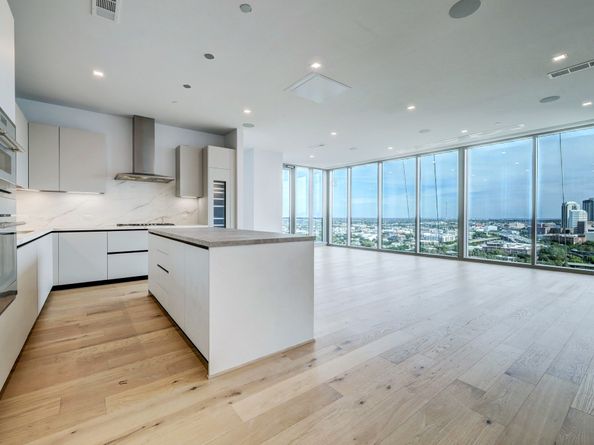 1711 Allen Parkway 2106, Houston TX 77019