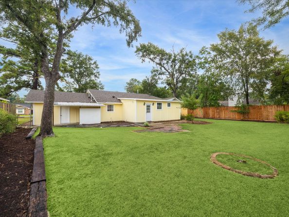 10009 Lazy Oaks Street, Houston TX 77080