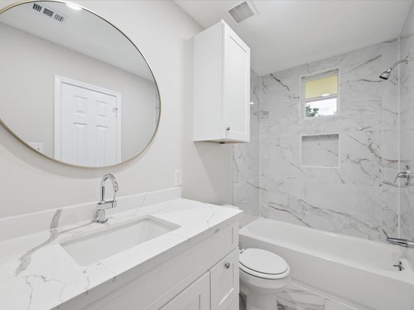 10009 Lazy Oaks Street, Houston TX 77080