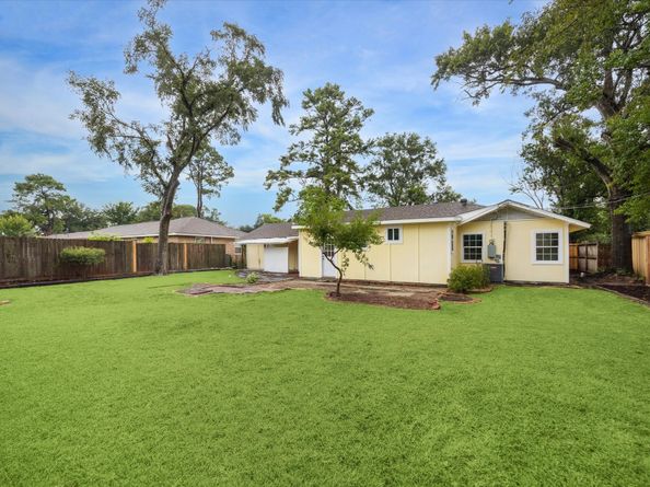 10009 Lazy Oaks Street, Houston TX 77080