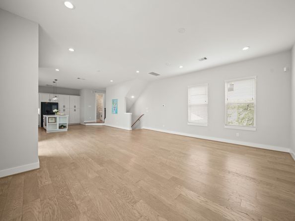 1127 W 16th Street B, Houston TX 77008