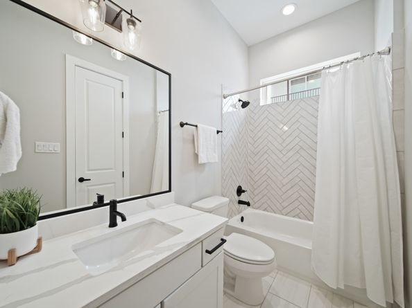 1127 W 16th Street B, Houston TX 77008