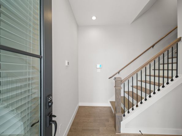 1127 W 16th Street B, Houston TX 77008