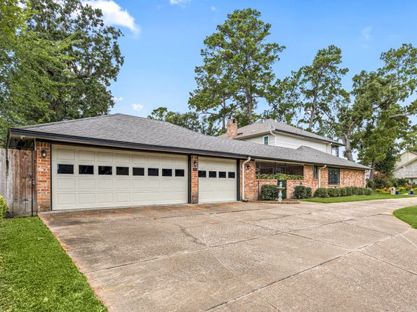 5703 Green Springs Drive, Houston TX 77066